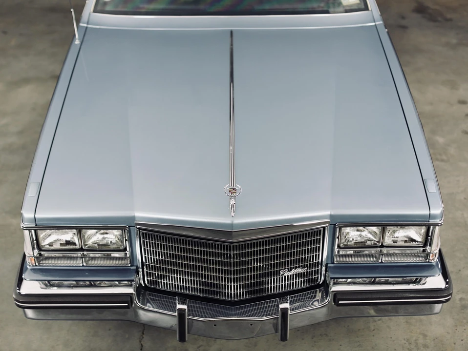 1985 Cadillac Seville - Image 26 of 31
