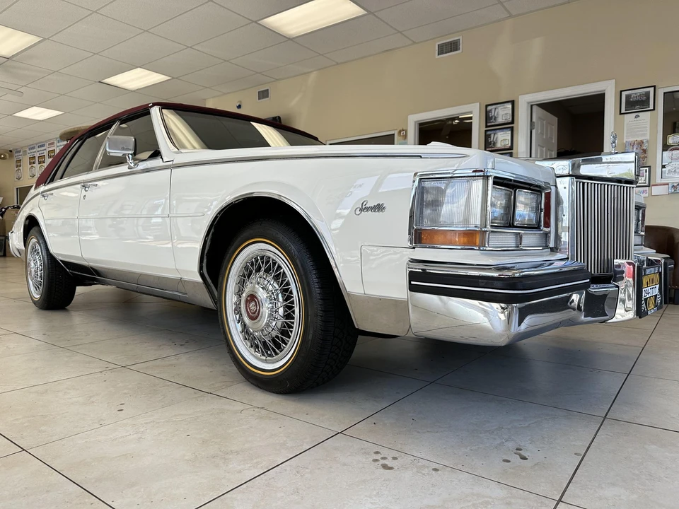 1985 Cadillac Seville - Image 24 of 31