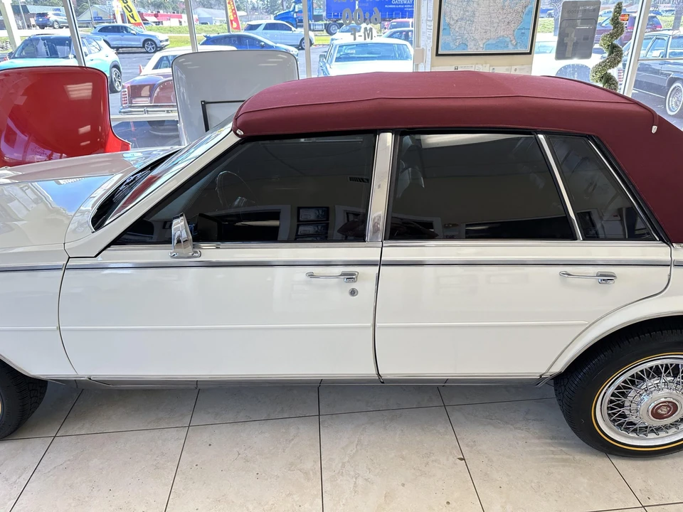 1985 Cadillac Seville - Image 31 of 31