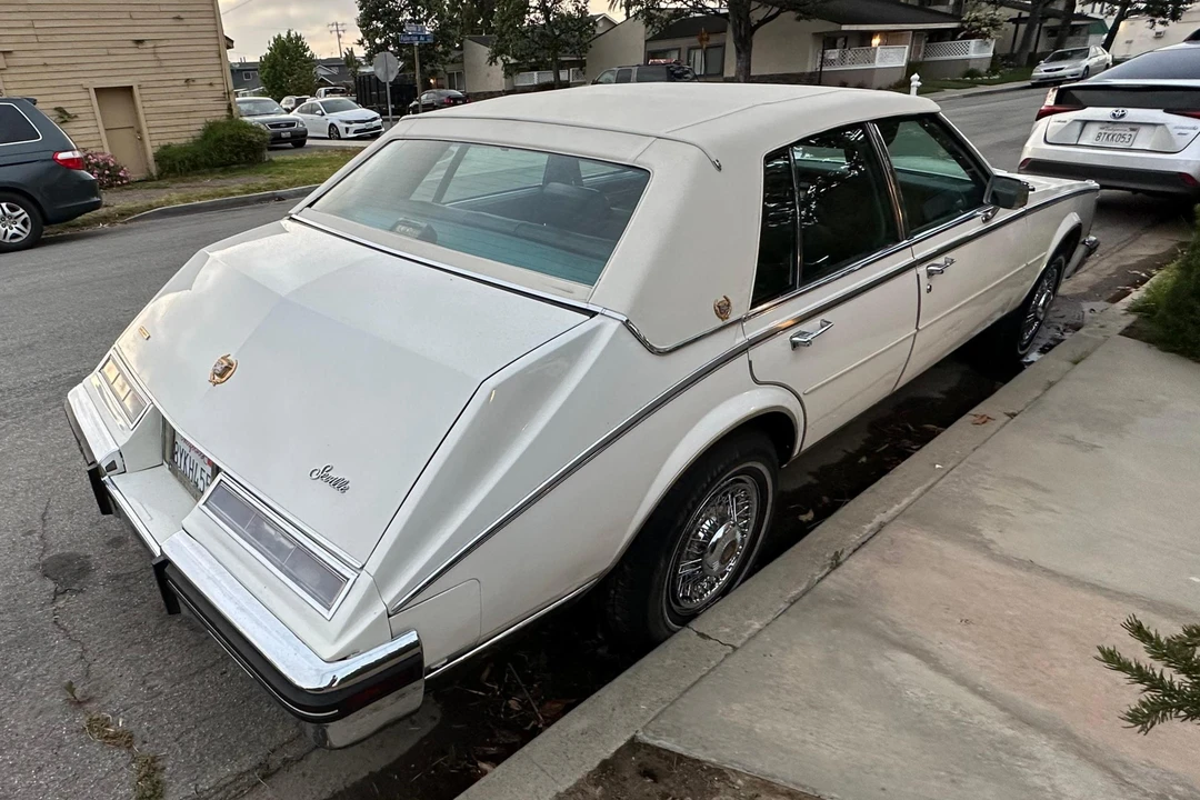 1985 Cadillac Seville - Image 4 of 31