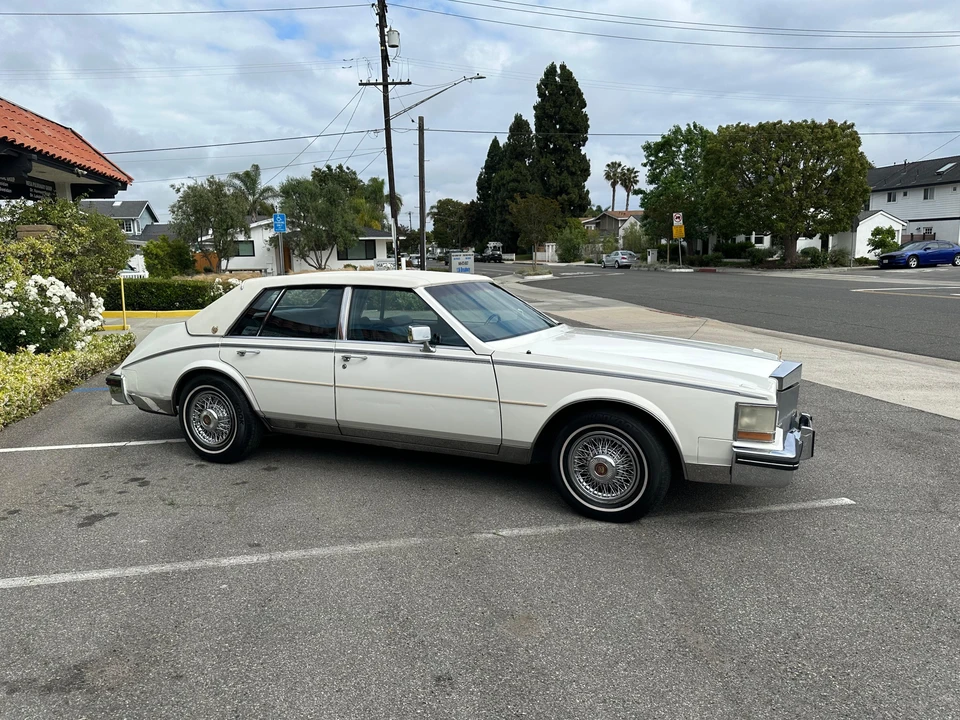 1985 Cadillac Seville - Image 24 of 31