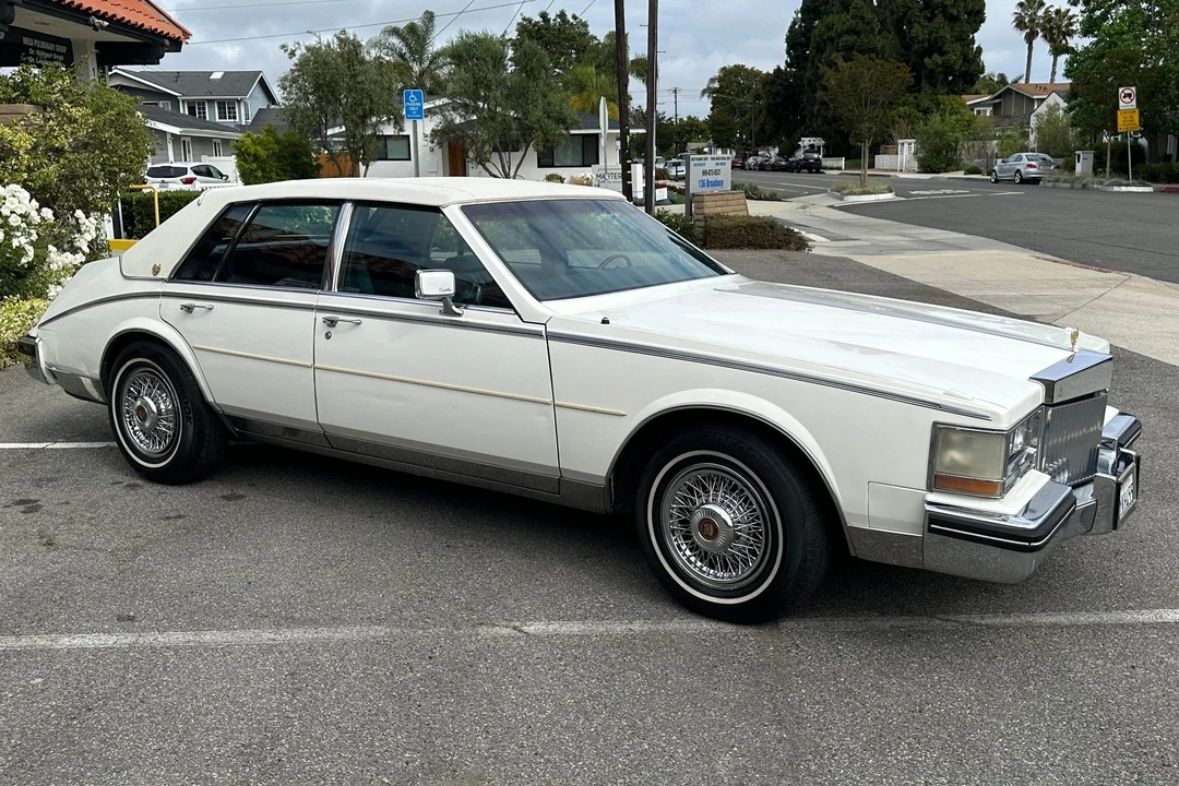 1985 Cadillac Seville - Image 25 of 31