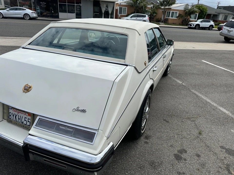 1985 Cadillac Seville - Image 19 of 31