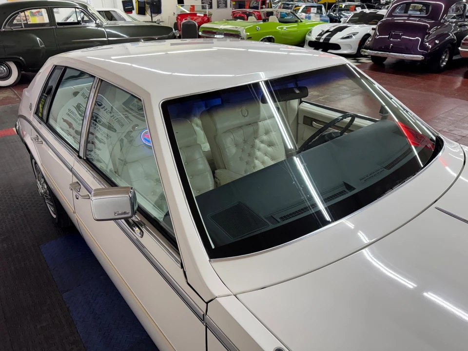1985 Cadillac Seville - Image 12 of 21
