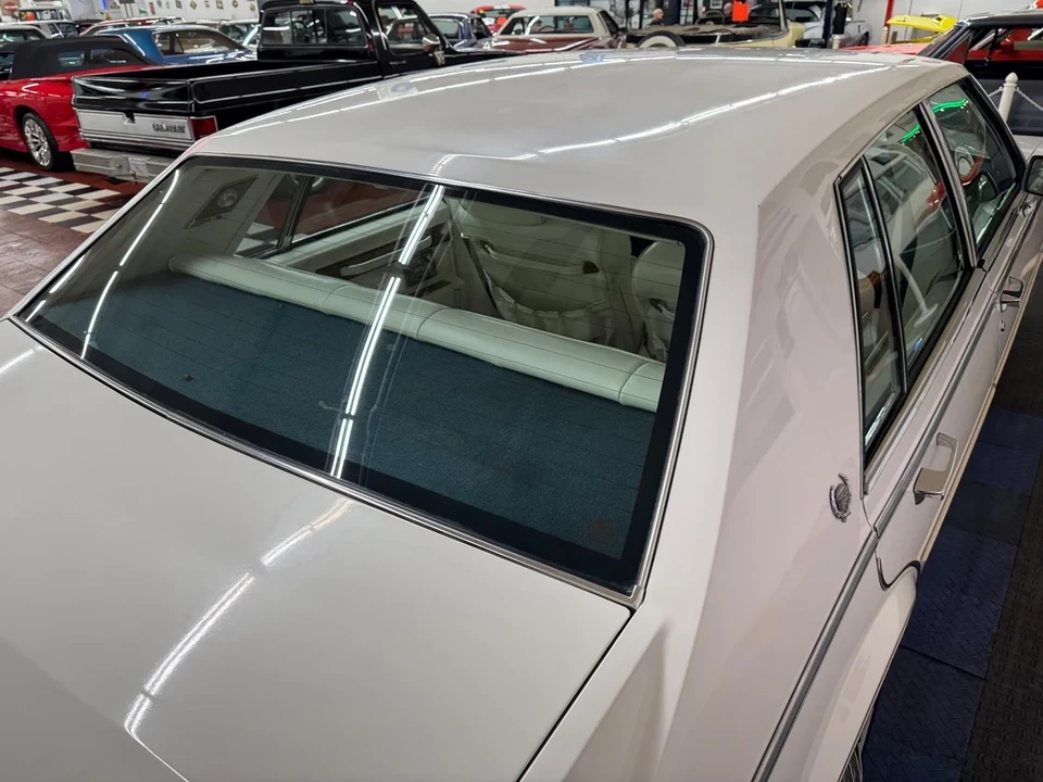 1985 Cadillac Seville - Image 17 of 21