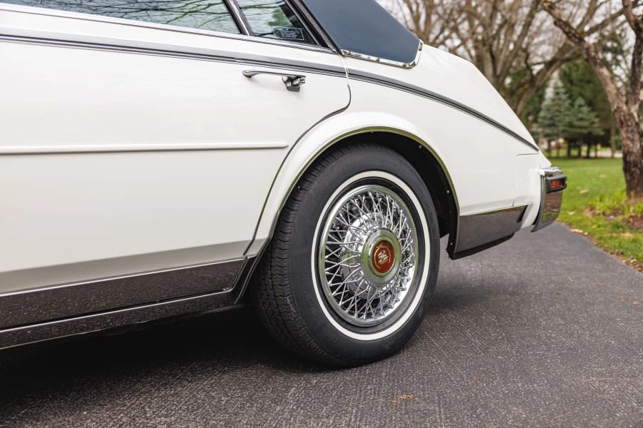 1985 Cadillac Seville - Image 14 of 31