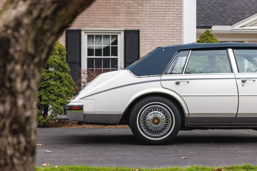 1985 Cadillac Seville - Image 11 of 31