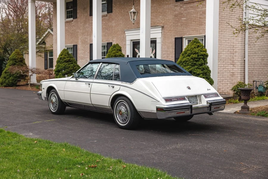 1985 Cadillac Seville - Image 25 of 31