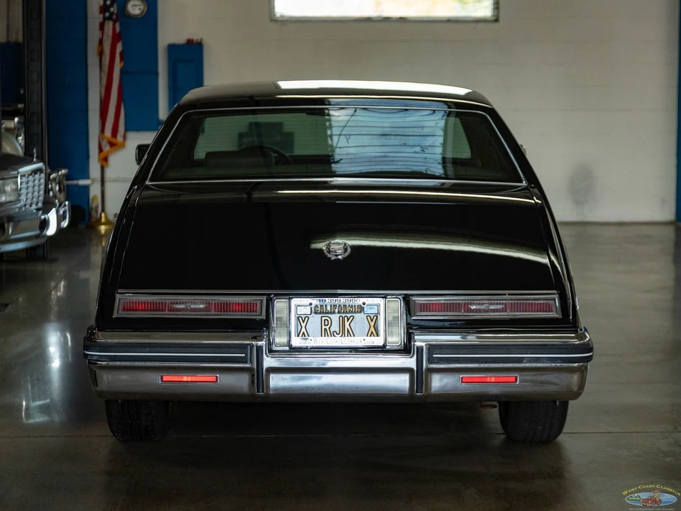1985 Cadillac Seville - Image 18 of 31