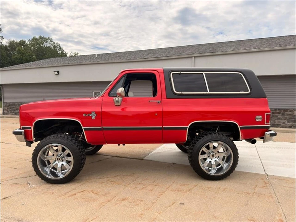 1985 Chevrolet K5 Blazer 2nd Gen - Image 2 of 31