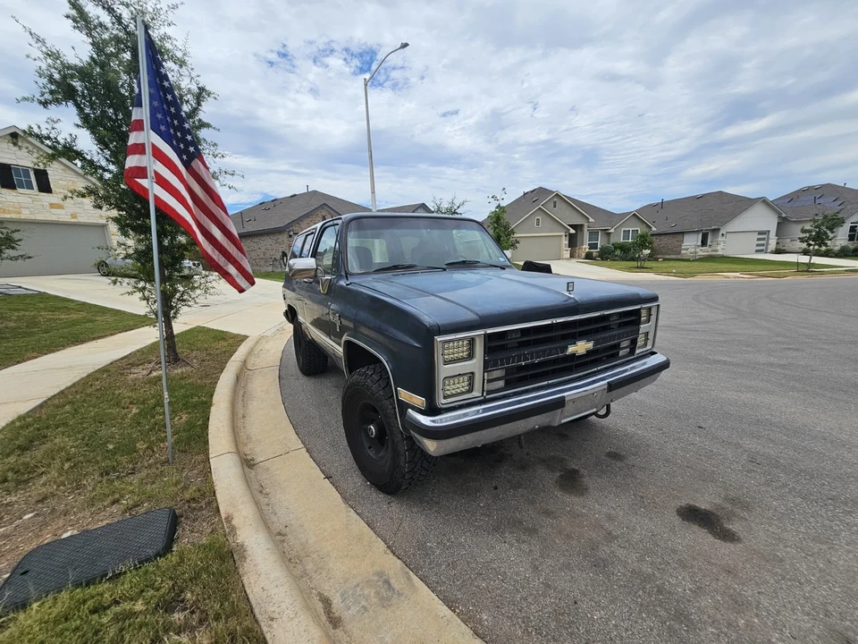 1985 Chevrolet K5 Blazer 2nd Gen - Image 2 of 18