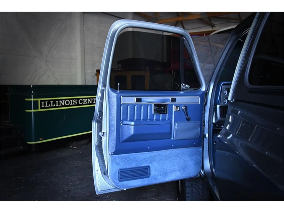 1985 Chevrolet K5 Blazer 2nd Gen - Image 11 of 31