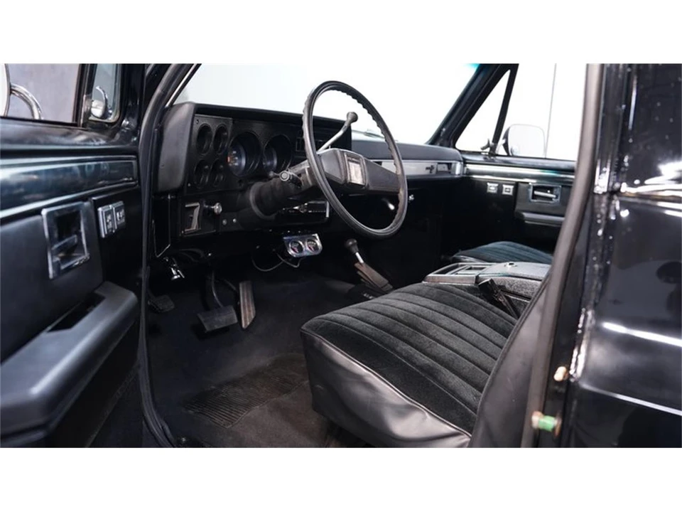 1985 Chevrolet K5 Blazer 2nd Gen - Image 4 of 31