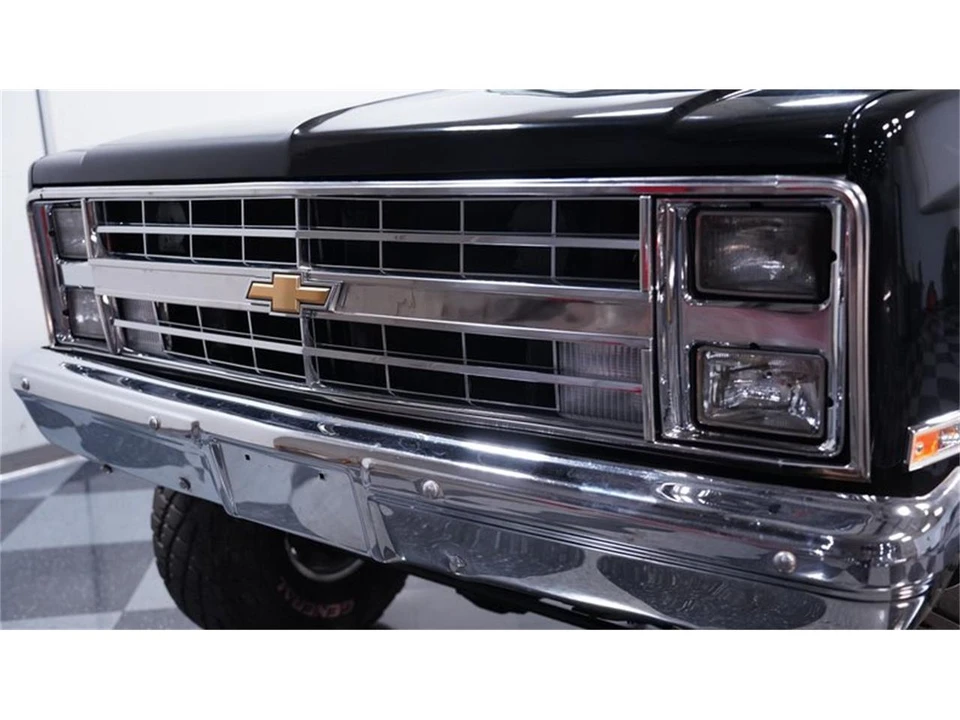 1985 Chevrolet K5 Blazer 2nd Gen - Image 17 of 31
