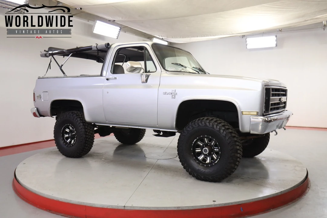 1985 Chevrolet K5 Blazer 2nd Gen - Image 2 of 12