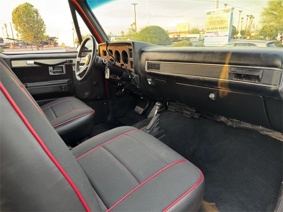1985 Chevrolet K5 Blazer 2nd Gen - Image 11 of 15