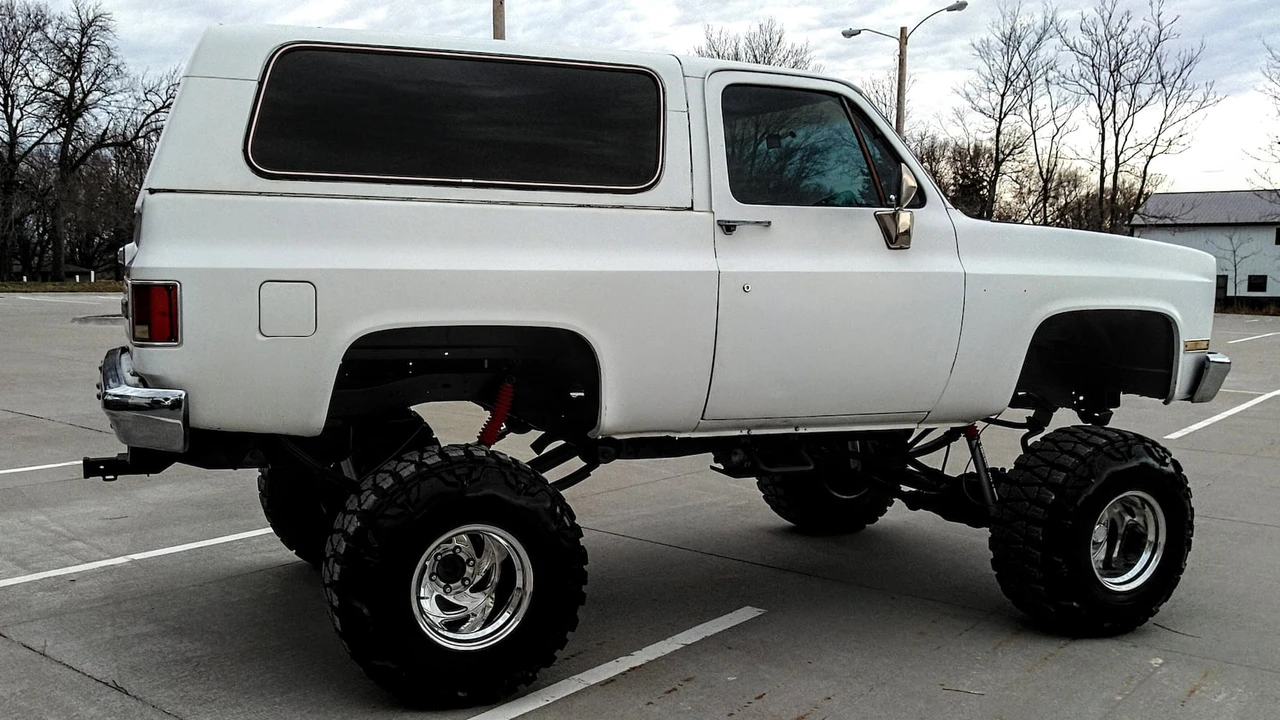 1985 Chevrolet Blazer - Image 2 of 10