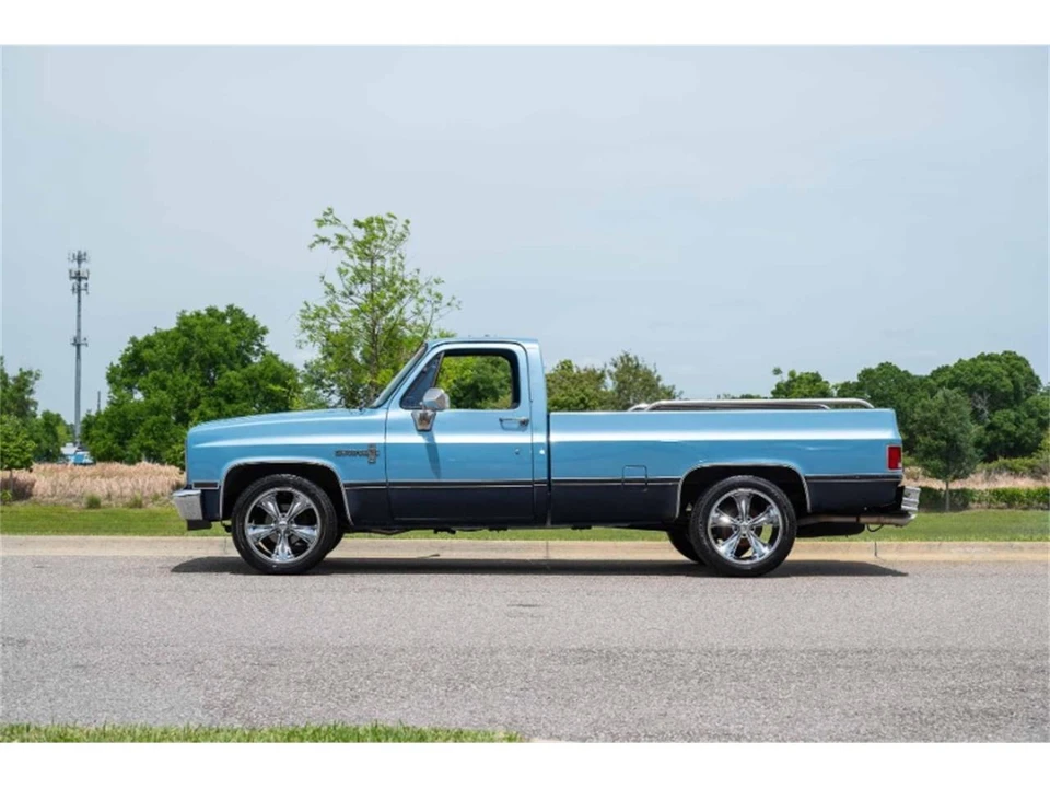 1985 Chevrolet K5 Blazer 2nd Gen - Image 5 of 11