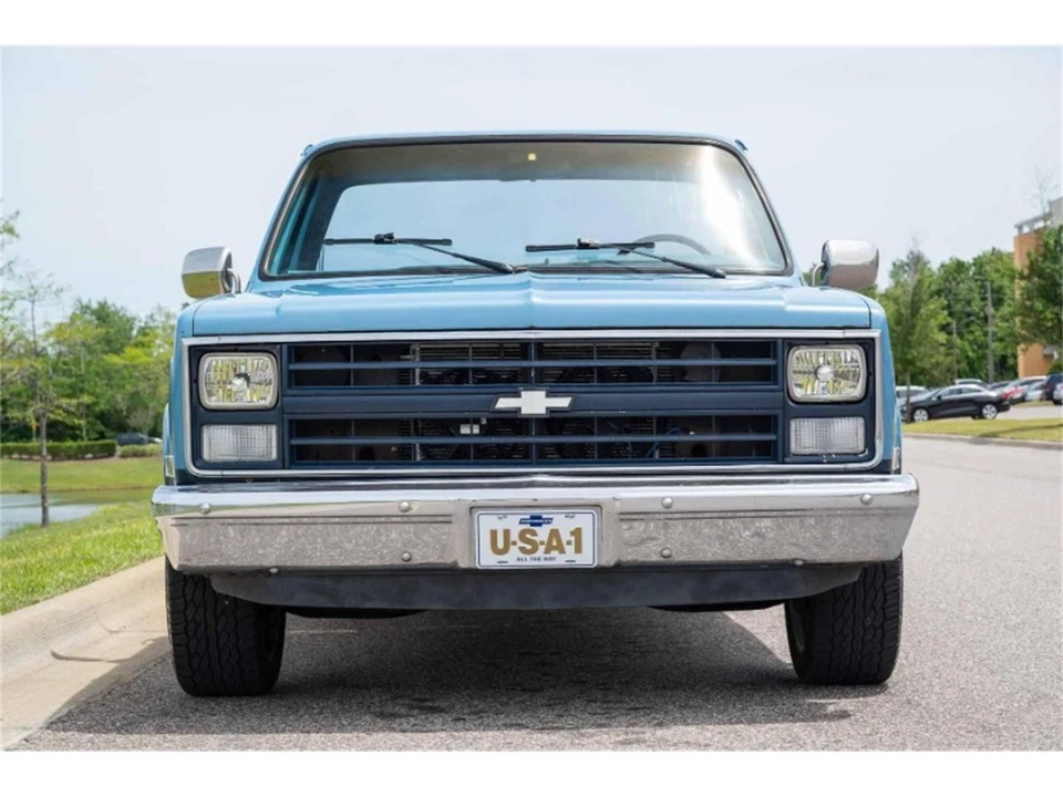 1985 Chevrolet K5 Blazer 2nd Gen - Image 2 of 11