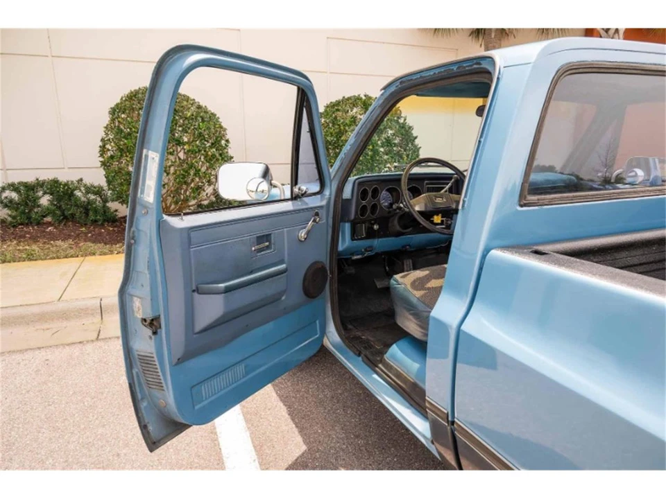 1985 Chevrolet K5 Blazer 2nd Gen - Image 7 of 11
