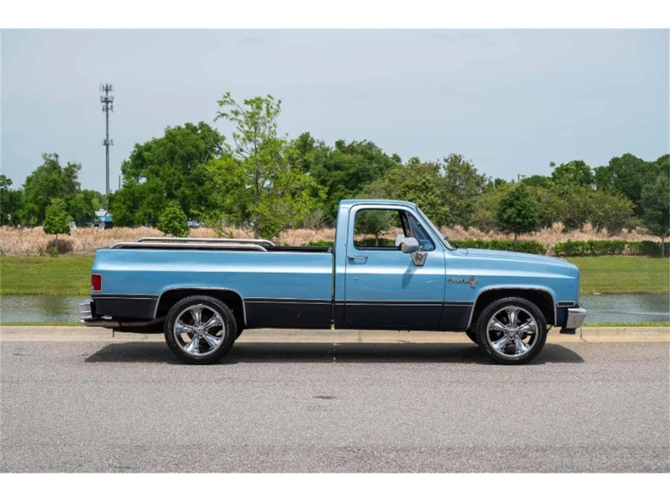 1985 Chevrolet K5 Blazer 2nd Gen - Image 4 of 11