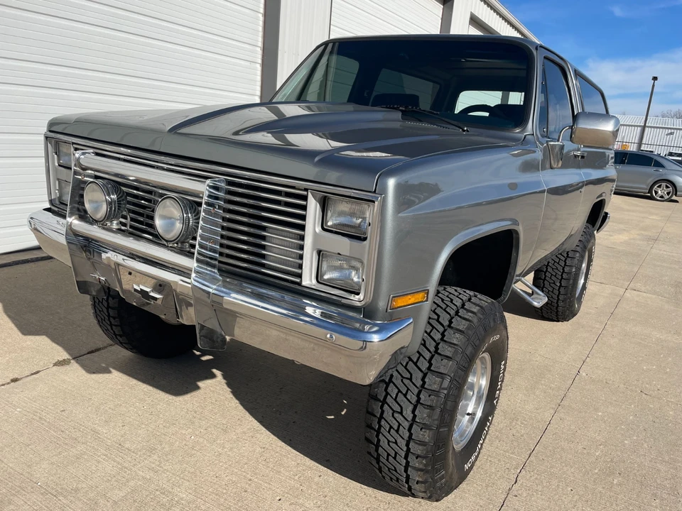 1985 Chevrolet K5 Blazer 2nd Gen - Image 2 of 21