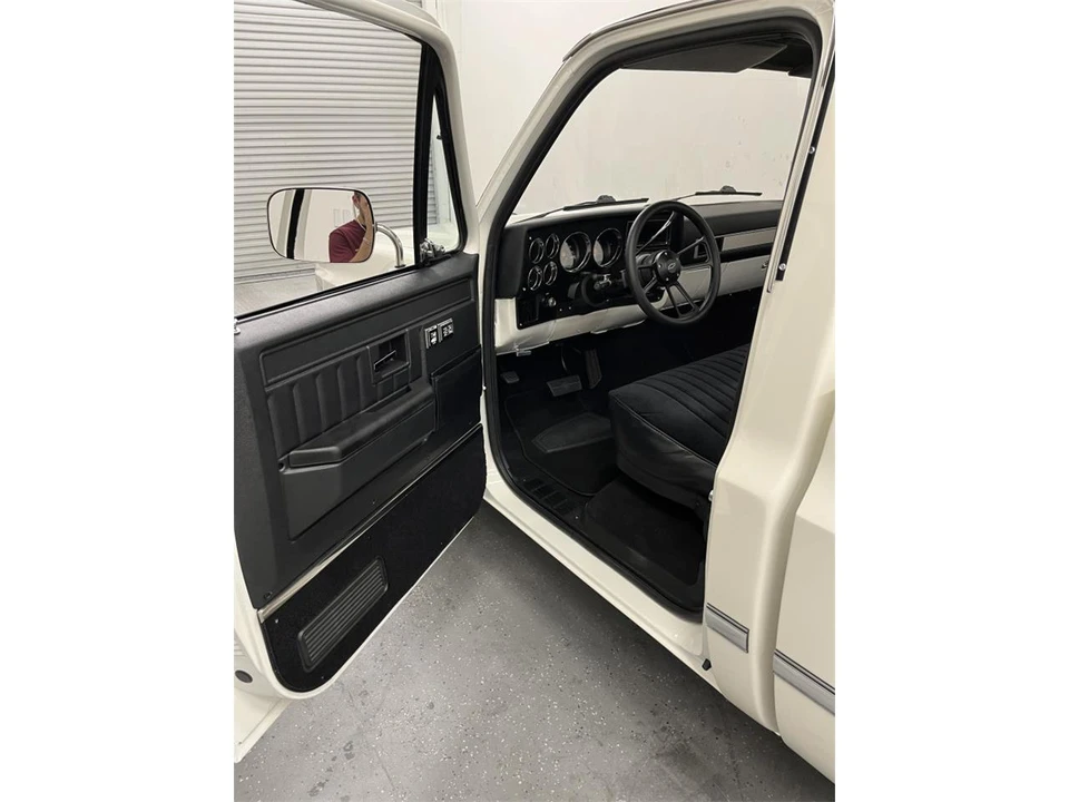 1985 Chevrolet C/K 3rd Gen - Image 7 of 17