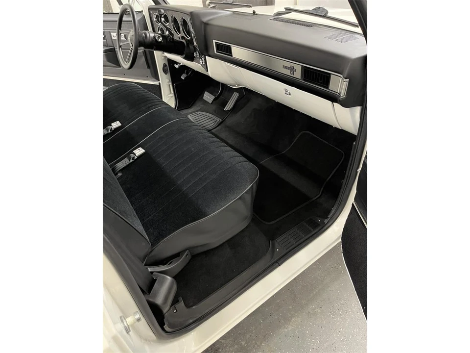 1985 Chevrolet C/K 3rd Gen - Image 11 of 17