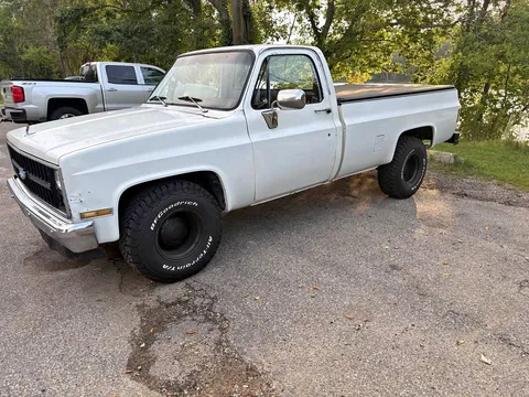 1985 Chevrolet C10 Custom Deluxe