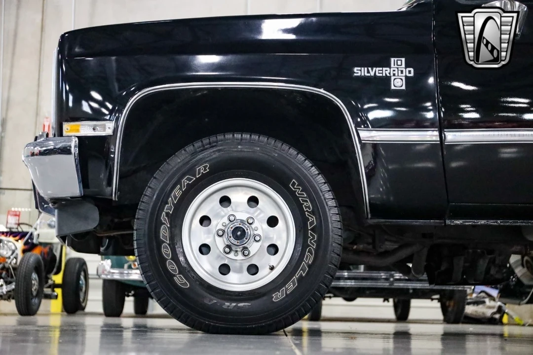 1985 Chevrolet C/K 3rd Gen - Image 8 of 21