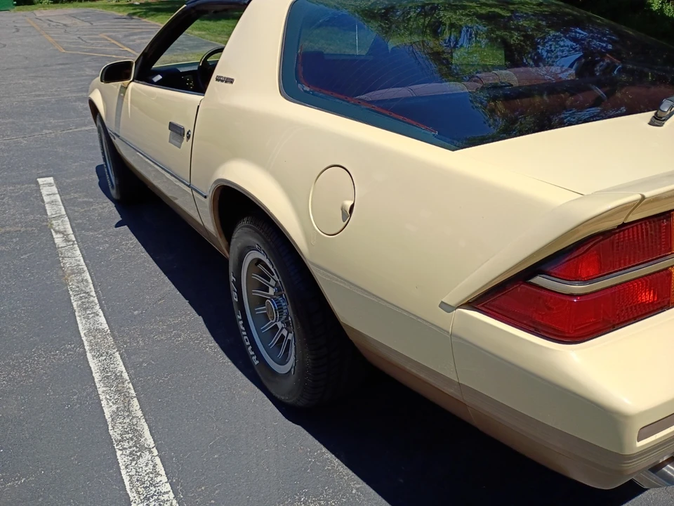 1985 Chevrolet Camaro - Image 3 of 25