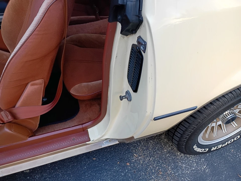 1985 Chevrolet Camaro - Image 12 of 25
