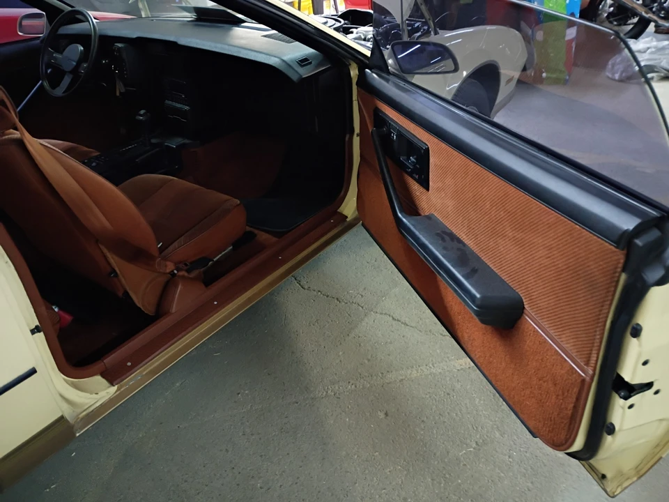 1985 Chevrolet Camaro - Image 15 of 25