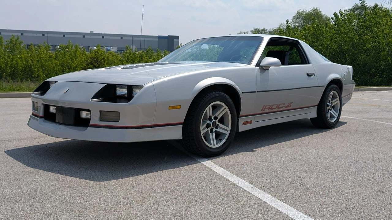 1985 Chevrolet Camaro IROC-Z & Z28 3rd Gen - Image 4 of 31