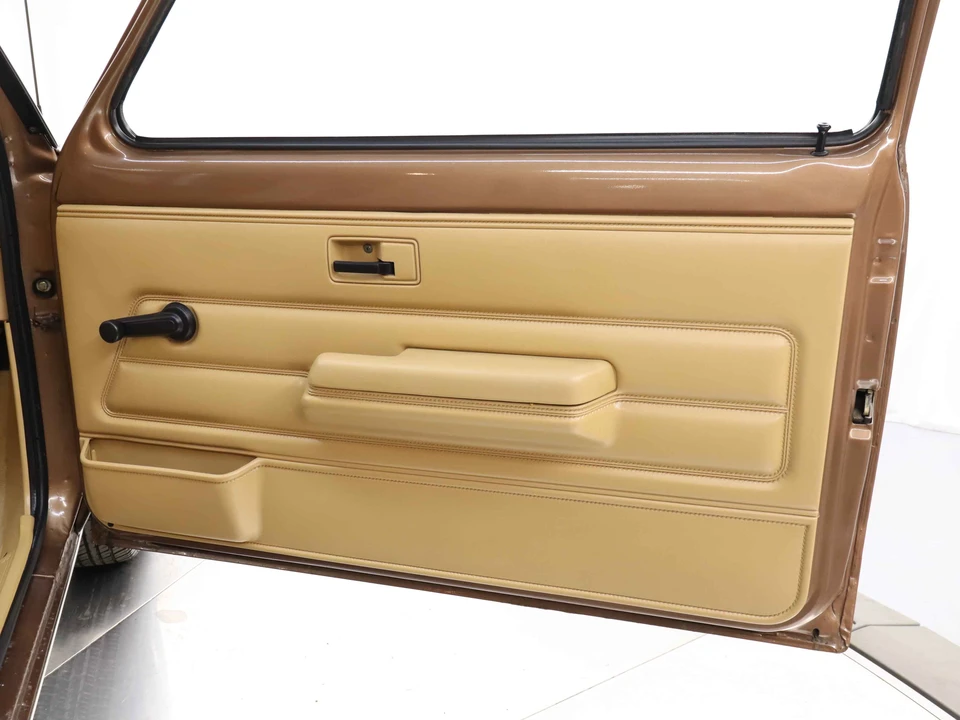 1985 Chevrolet - Image 23 of 31