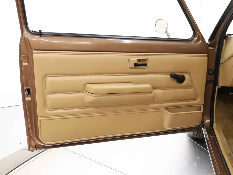 1985 Chevrolet - Image 24 of 31