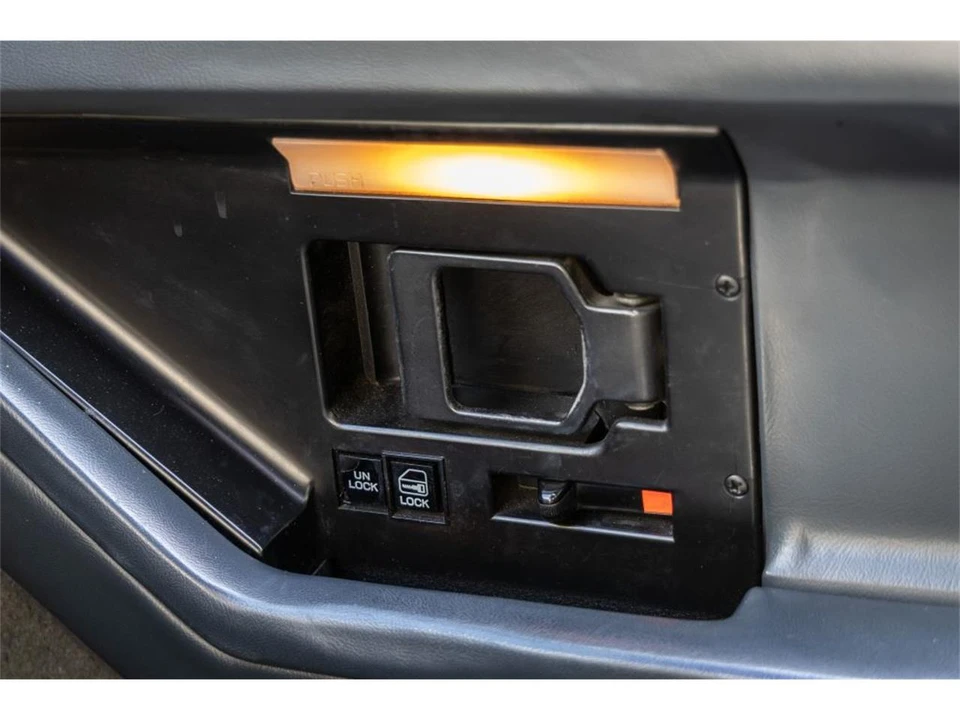 1985 Chevrolet Corvette C4 - Image 11 of 19