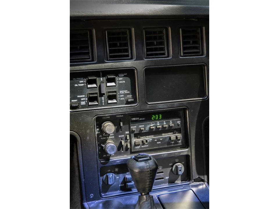 1985 Chevrolet Corvette C4 - Image 13 of 19