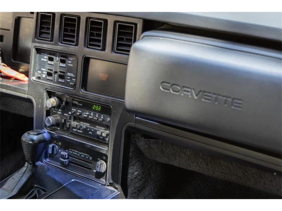 1985 Chevrolet Corvette C4 - Image 16 of 19