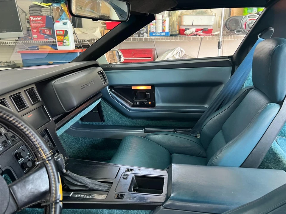 1985 Chevrolet Corvette C4 - Image 15 of 31