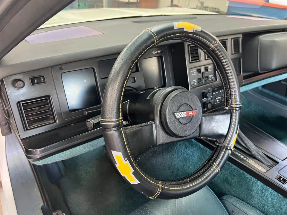 1985 Chevrolet Corvette C4 - Image 20 of 31