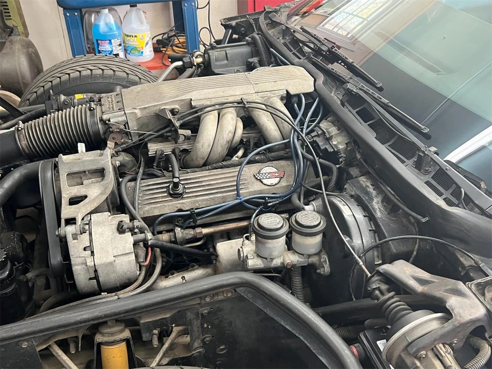 1985 Chevrolet Corvette C4 - Image 28 of 31