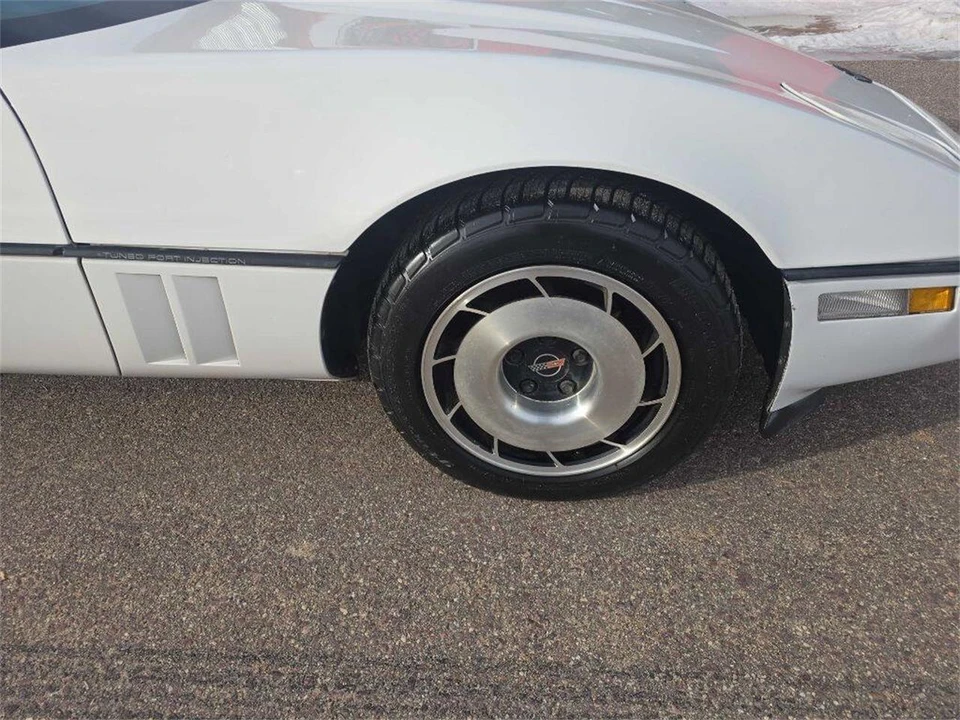 1985 Chevrolet Corvette C4 - Image 7 of 31
