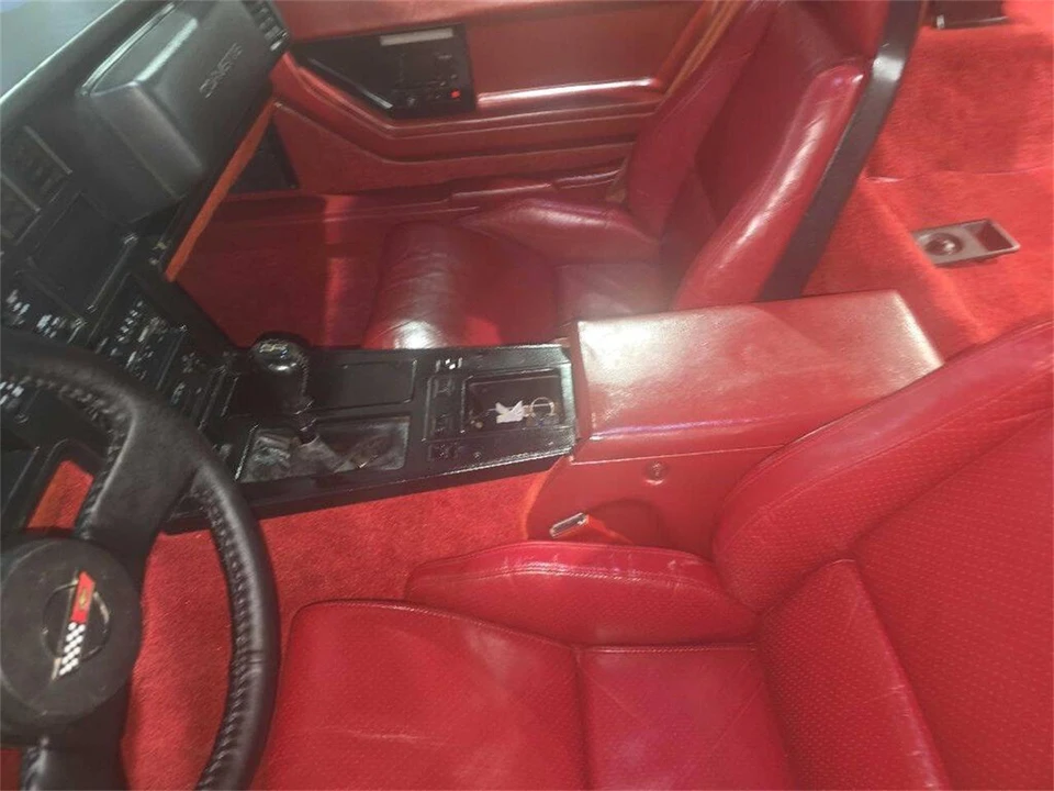 1985 Chevrolet Corvette C4 - Image 16 of 31