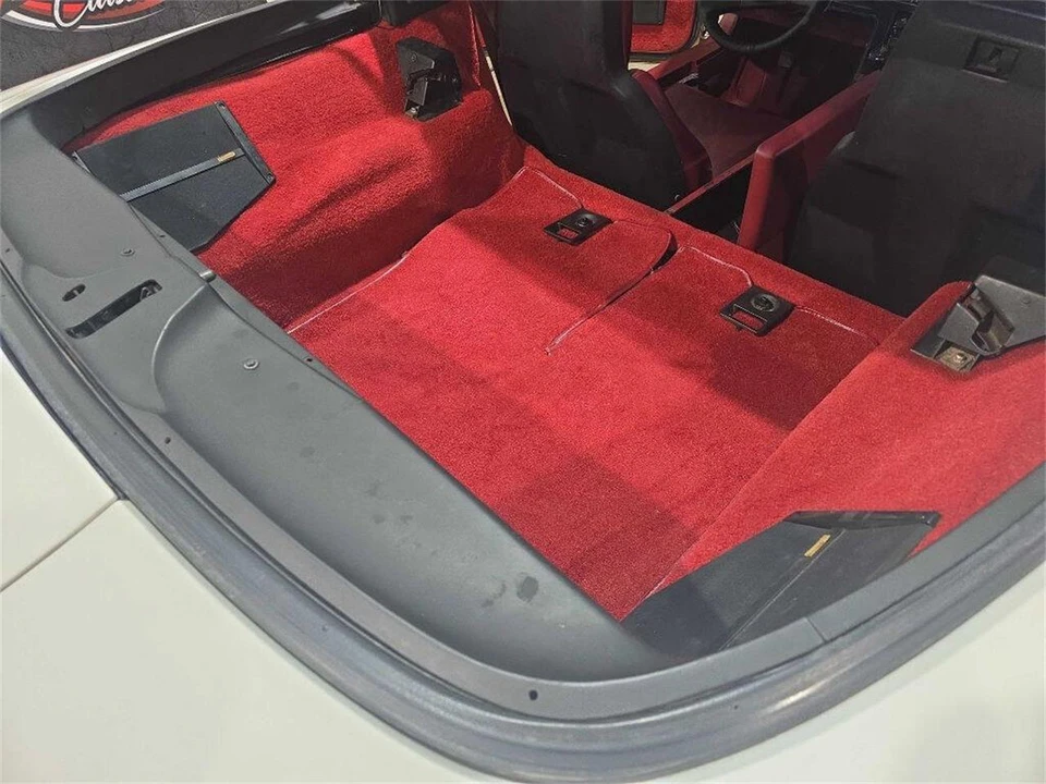 1985 Chevrolet Corvette C4 - Image 21 of 31
