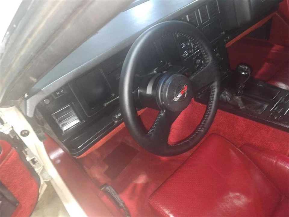 1985 Chevrolet Corvette C4 - Image 15 of 31