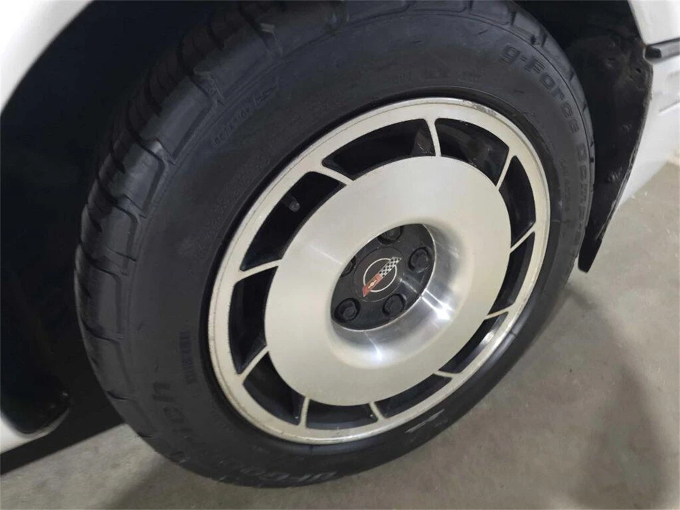 1985 Chevrolet Corvette C4 - Image 30 of 31