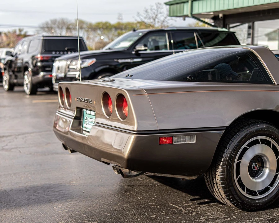 1985 Chevrolet Corvette C4 - Image 12 of 27