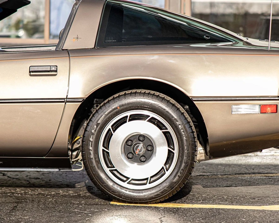 1985 Chevrolet Corvette C4 - Image 7 of 27