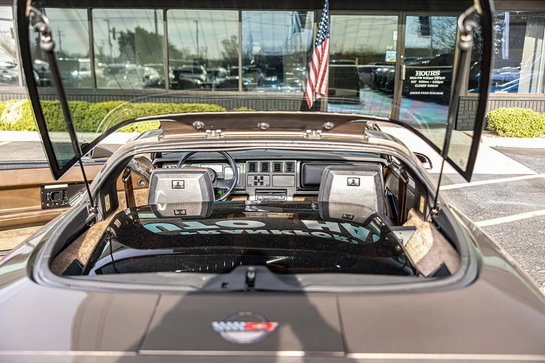 1985 Chevrolet Corvette C4 - Image 15 of 27